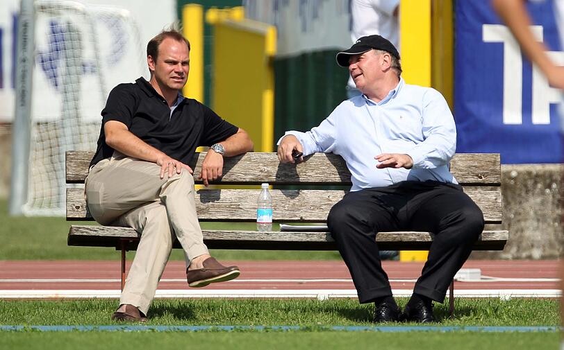 Bayern Training mit Spezial-Gast Uli Hoeneß: Die Bilder vom Gardasee