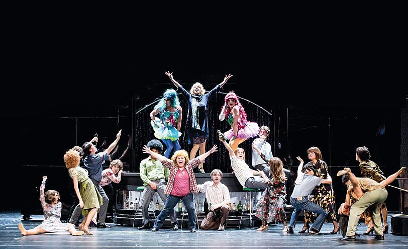 Szenen aus "Priscilla - Königin der Wüste" im Gärtnerplatztheater.