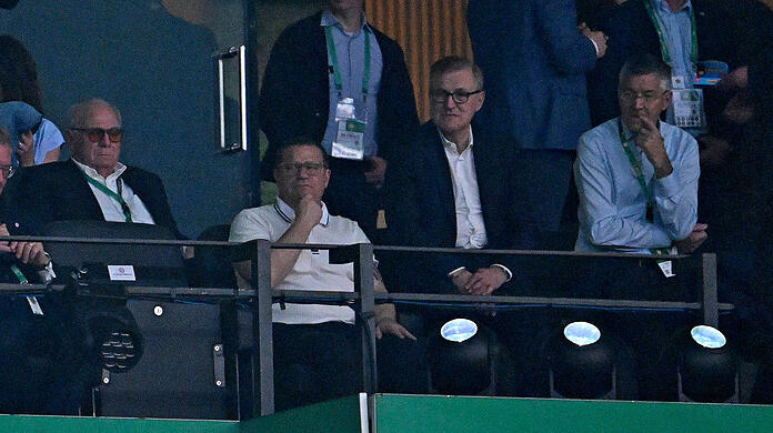 Hat Ehrenpräsident Uli Hoeneß im Nacken: Sportvorstand Max Eberl. Hat Ehrenpräsident Uli Hoeneß im Nacken: Sportvorstand Max Eberl.
