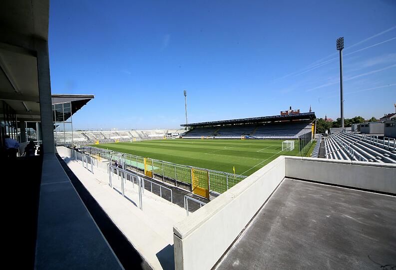 Endlich ready für die dritte Liga: Das Grünwalder Stadion ist nach einjährigem Umbau (12 Millionen Euro) endlich fertig. Die Bilder.