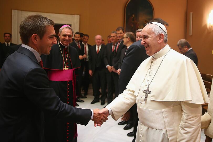 Große Ehre für den FC Bayern: Die Bilder von der Privataudienz bei Papst Franziskus.