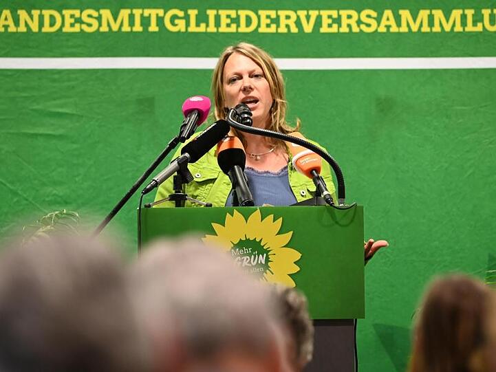"Die größte Übereinstimmung gibt es bei Rot-Grün-Rot", sagte Spitzenkandidatin Maike Schaefer. "Wir wollen das Herz dieser Koalition sein."