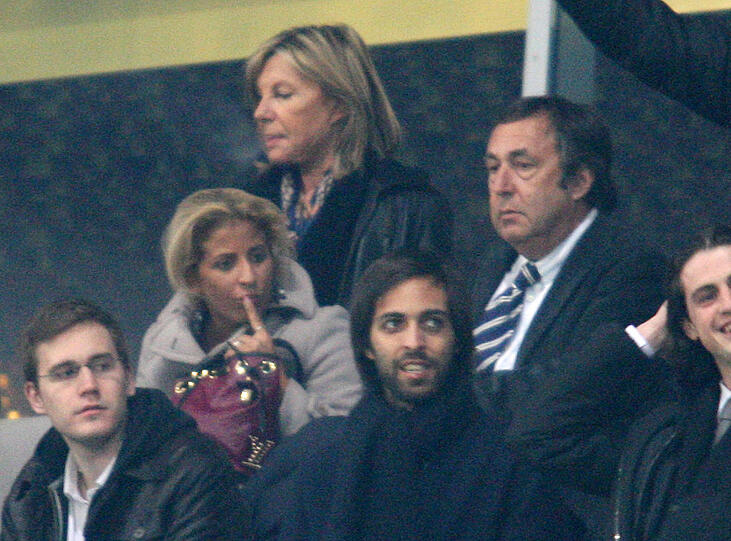 Wahiba (l.), die Gattin von Bayern-Star Franck Ribéry, war am Mittwoch in der Allianz Arena - trotz des Fehltritts ihres Mannes.