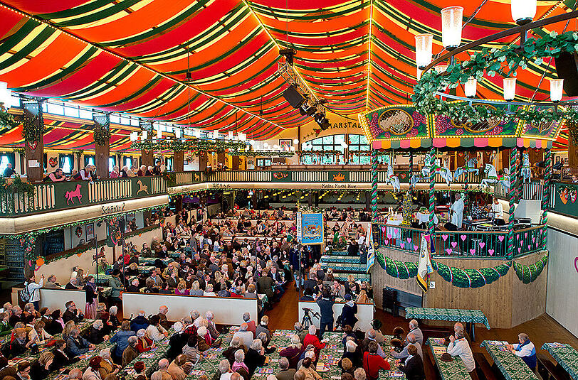 Bilder vom diesjährigen Wiesn-Gottesdienst. Die kleine Felicia Pelz wurde am Donnerstagvormittag getauft.