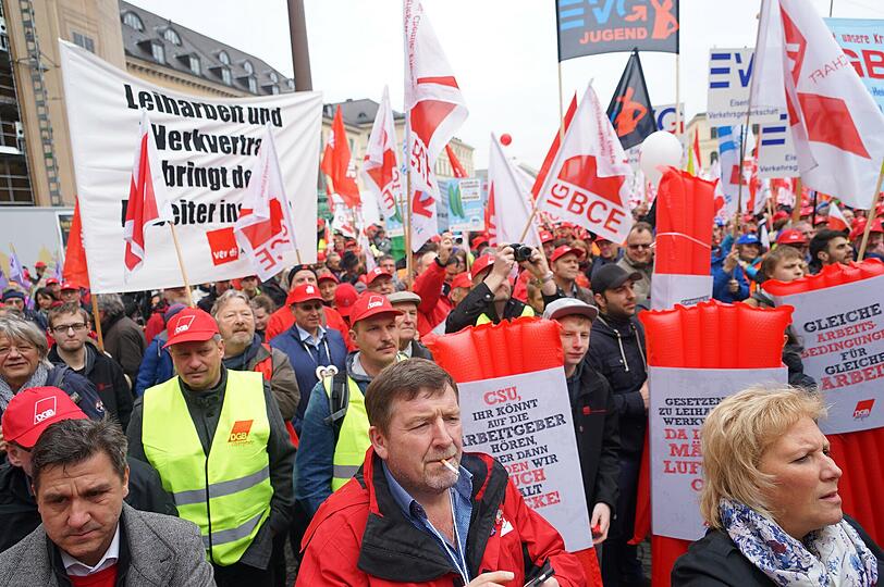 Bilder von der DGB-Kundgebung am Odeonsplatz.