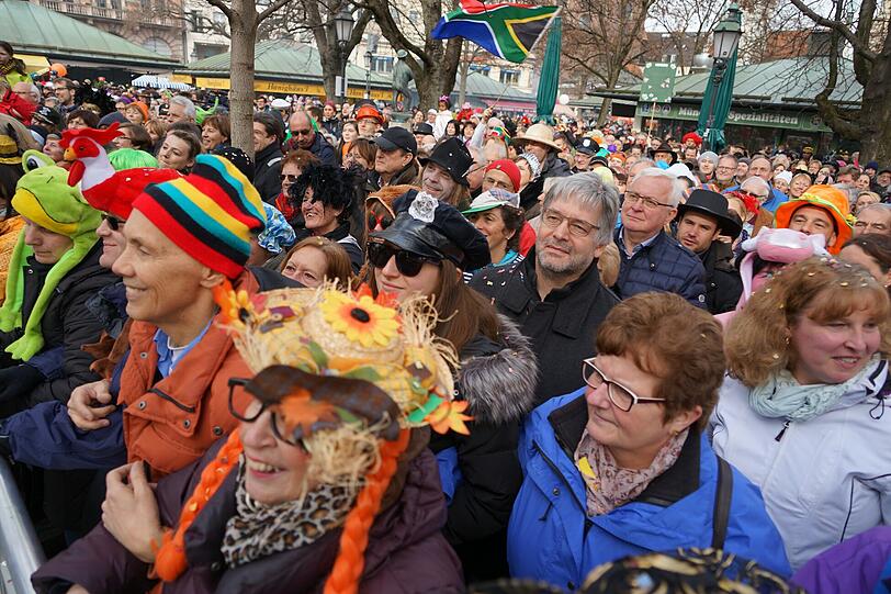 Mit dem "Tanz der Marktweiber" am Viktualienmarkt wird traditionell die narrische Zeit in München beendet.