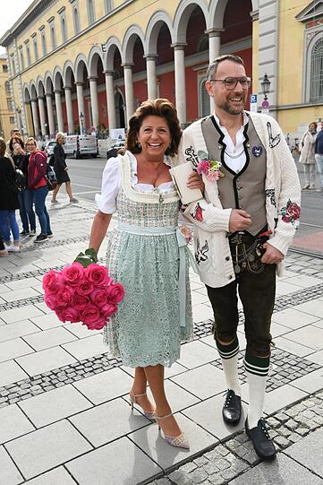 Kommen zu Tiffany: Babette Albrecht mit Andreas Neuhaueser