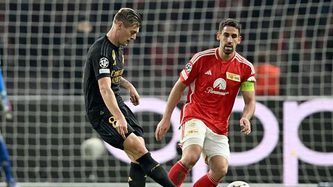 Rani Khedira (r) und seine Unioner mussten sich Toni Kroos und Real Madrid geschlagen geben.