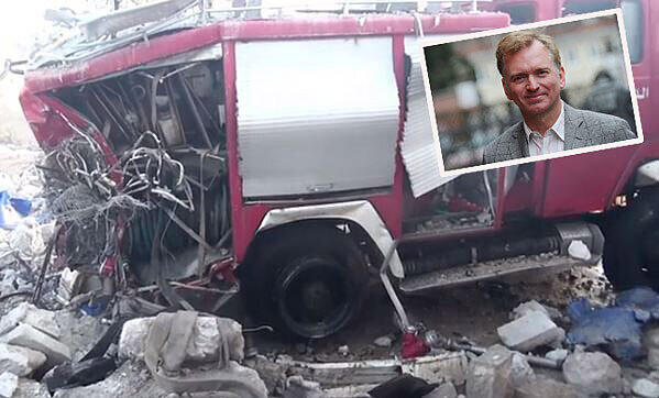 Chaos in Aleppo: Ein Feuerwehrauto von Christian Springer wurde von Bomben völlig zerstört.