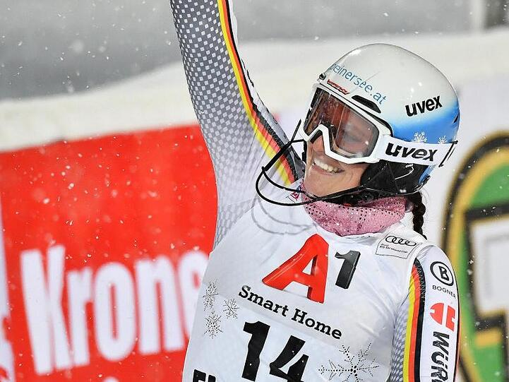 Christina Geiger freut sich über ihre Platzierung beim Slalom in Flachau.