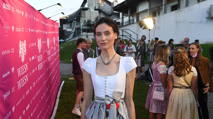 Gloria-Sophie Burkandt im Dirndl.