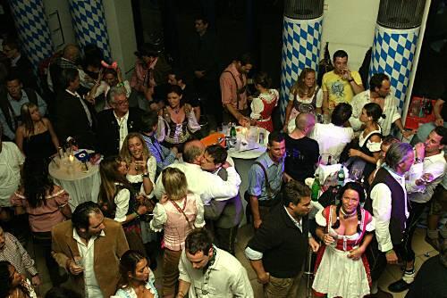 Schon am ersten Wochenende war Partystimmung im Lenbach mit Münchner und Gast-DJs aus Berlin, Hambug und Köln.