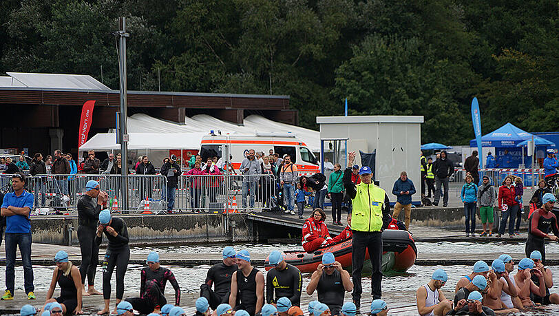 Schwimmen, Radfahren und Laufen - sehen Sie hier Impressionen vom 3MUC Triathlon 2015. Schwimmen, Radfahren und Laufen - sehen Sie hier Impressionen vom 3MUC Triathlon 2015.