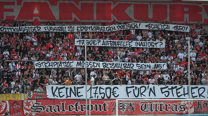 "Drittklassiger Fußball zu erstklassigen Preisen!" - die HFC Fans protestieren am vergangenen Freitag im eigenen Stadion gegen Sechzigs Preispolitik.