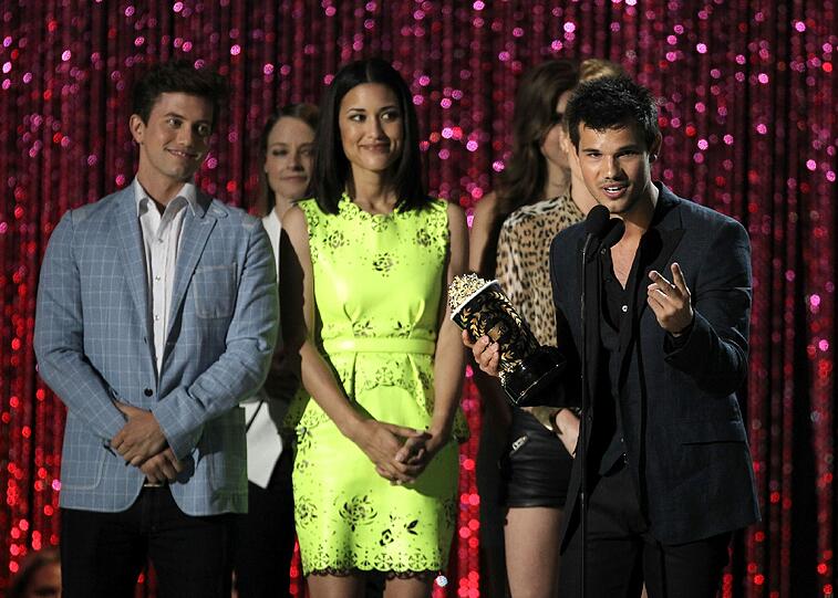 Taylor Lautner freut sich riesig über den Award - der "Twilight"-Star spielt in der Verfilmung von Stephenie Meyer einen Werwolf.