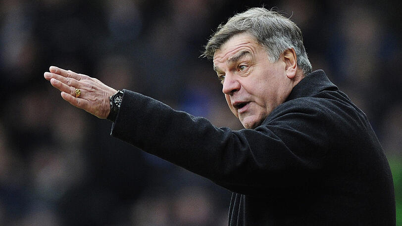 Sam Allardyce folgt beim FC Everton auf den Niederländer Ronald Koeman, von dem sich der Klub am 23. Oktober nach nur zwei Siegen aus neun Premier-League-Spielen und nur einem Punkt aus drei Europa-League-Partien getrennt hatte.