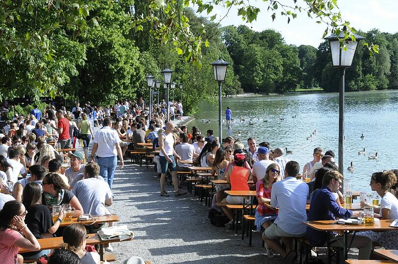 Schön entspannen: im Biergarten am Seehaus.