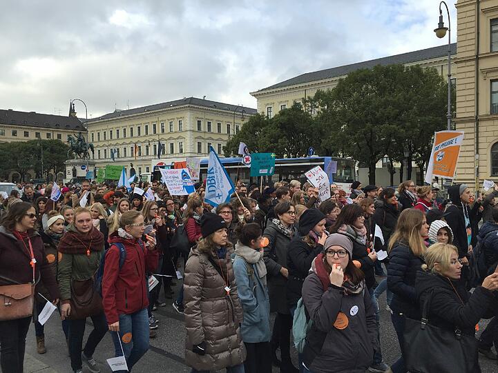 Alle Bilder von der Pfleger-Demo am Dienstag zum Durchklicken.