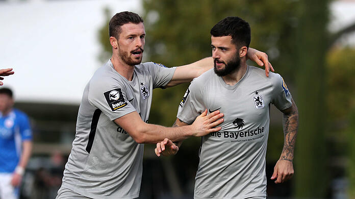 Keanu Staude (r.) konnte sich im Trainingslager beweisen.