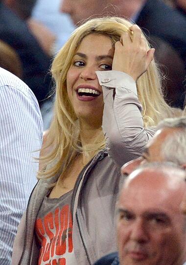 Bereits im letzten Jahr haben der spanische Fußball-Star Piqué und seine weltweit noch berühmtere Freundin Shakira Millionen Fans mit einer falschen «Geburts-Verkündung» veräppelt.
