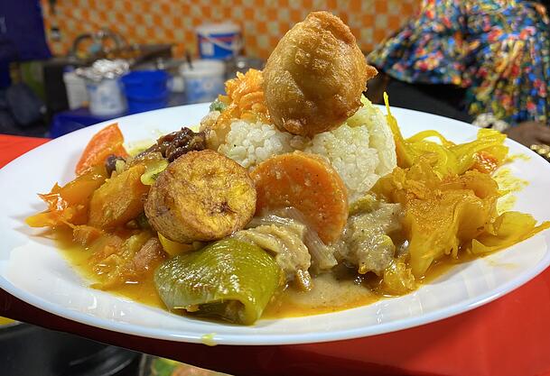 Das Beste von allem: Bei African Cuisine gibt es auch einen Probierteller mit verschiedenen Spezialitäten.