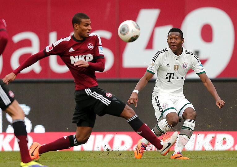 DAVID ALABA: NOTE 3.
Ließ Drmic zu Beginn zweimal weglaufen, dann besser. Butterweiche Torvorlage zum 1:0, seine vierte diese Saison.