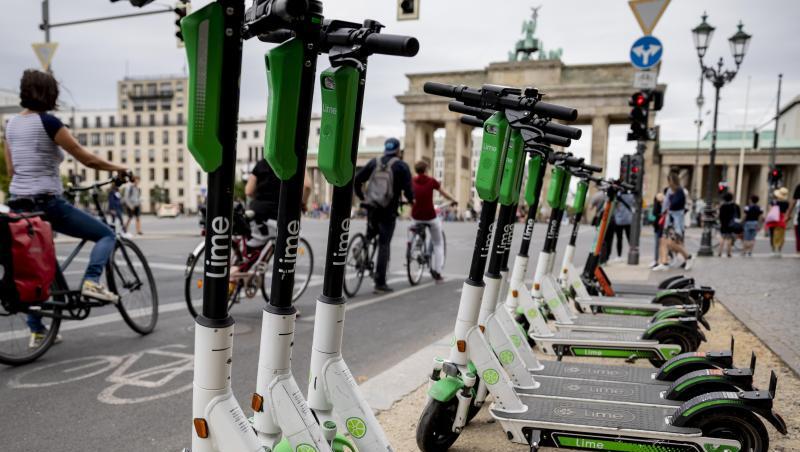 Lime begann in Deutschland am 18. Juni und hat seine Flotte seither nach eigenen Angaben auf mehr als 25.000 E-Scooter ausgebaut. Lime begann in Deutschland am 18. Juni und hat seine Flotte seither nach eigenen Angaben auf mehr als 25.000 E-Scooter ausgebaut.