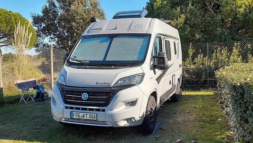 Kompakt, aber geräumig und praxisorientiert: der Knaus Boxstar 450 Road. Kompakt, aber geräumig und praxisorientiert: der Knaus Boxstar 450 Road.