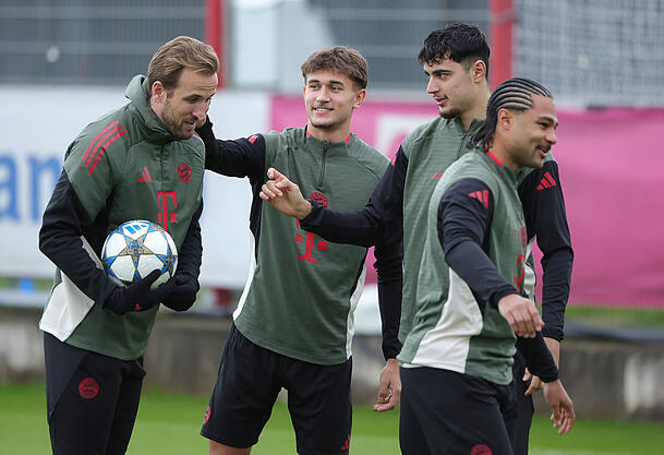 Die Bayern um Serge Gnabry und Harry Kane hatten im Abschlusstraining am Montag sichtlich Spaß.