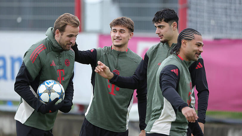 Die Bayern um Serge Gnabry und Harry Kane hatten im Abschlusstraining am Montag sichtlich Spaß.