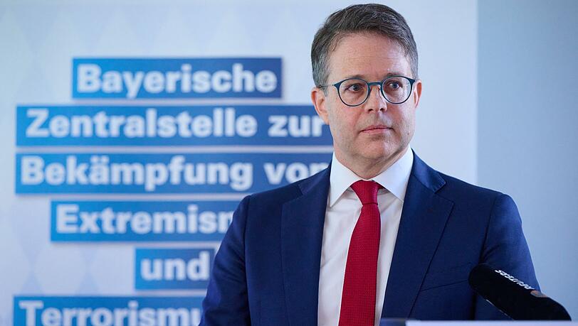 Die Zentralstelle zur Bekämpfung von Extremismus und Terrorismus hat einen neuen Chef. Die Zentralstelle zur Bekämpfung von Extremismus und Terrorismus hat einen neuen Chef.