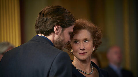 Daniel Brühl als deutscher Journalist und Helen Mirren als Dame, die &bdquo;Die Frau in Gold&ldquo; zurückhaben will.