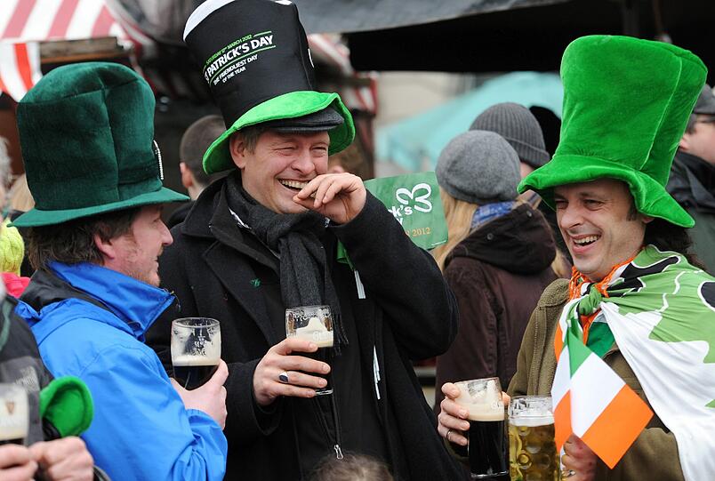 Hauptsache das Guinness fließt und das grüne Equipment sitzt!