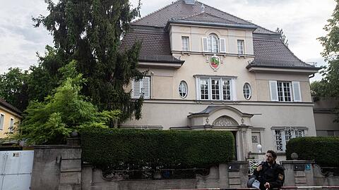 Die Spuren haben die Ermittlungsbehörden von einer Luxus-Metropole in Italien bis nach Schwabing geführt: zur Burschenschaft Danubia in der Potsdamer Straße.