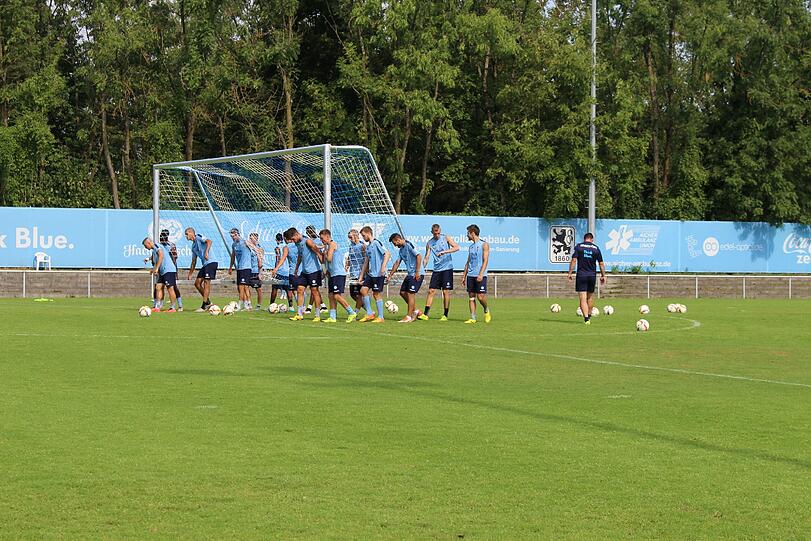 Schrecksekunde für Degenek beim Training am Freitag. Hier die Bilder vom Vormittagstraining.