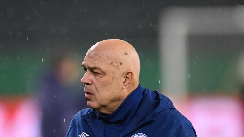Muss auch Huntelaar und Mustafi gegen den VfL Wolfsburg verzichte: Schalke-Coach Christian Gross. Muss auch Huntelaar und Mustafi gegen den VfL Wolfsburg verzichte: Schalke-Coach Christian Gross.