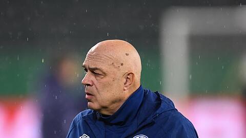 Muss auch Huntelaar und Mustafi gegen den VfL Wolfsburg verzichte: Schalke-Coach Christian Gross.