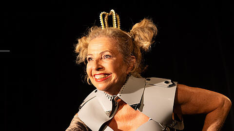 Michaela May in Éric-Emmanuel Schmitts "Oskar und die Dame in Rosa".