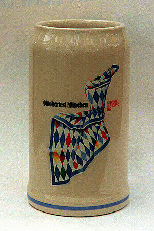 Der offizielle Wiesn-Krug von 1993.