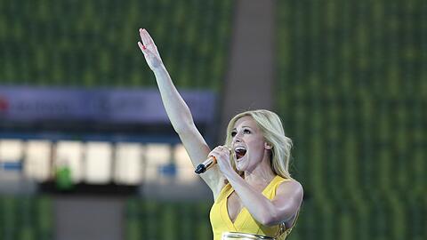 Sexy wie immer begeistert Helene Fischer die 55.000 Fans im Olympiastadion