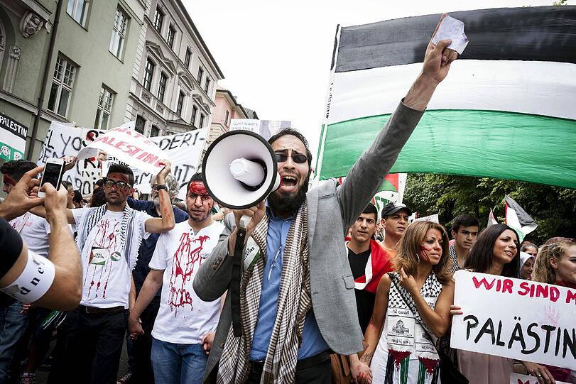 Pro-Palästina-Demo in der Münchner City: Die Bilder.