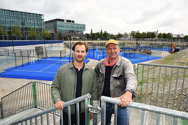 Jan-Felix Jacob, Geschäftsführer der Opes-Immobiliengruppe (l.),mit dem Münchner Zwischennutzungs-König Michi Kern (r.) bei einem der Abgänge zum "Lucky Star", einer neuen Zwischennutzung in der Baugrube an der Moosacher Straße. Jan-Felix Jacob, Geschäftsführer der Opes-Immobiliengruppe (l.),mit dem Münchner Zwischennutzungs-König Michi Kern (r.) bei einem der Abgänge zum "Lucky Star", einer neuen Zwischennutzung in der Baugrube an der Moosacher Straße.