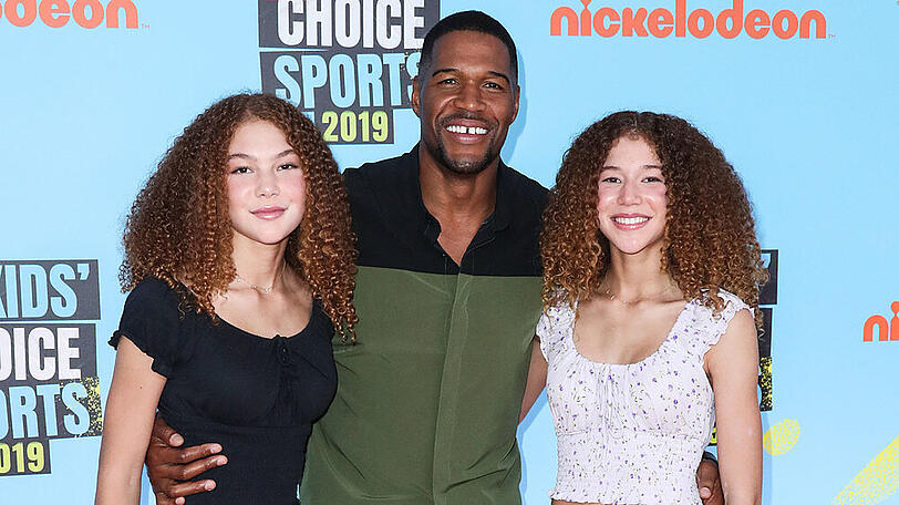 Michael Strahan mit seinen Zwillingstöchtern Sophia und Isabella