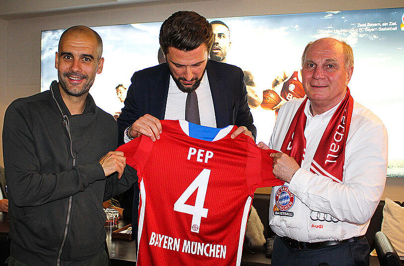 Pep Guardiola, Marko Pesic und Uli Hoeneß (v.l.).