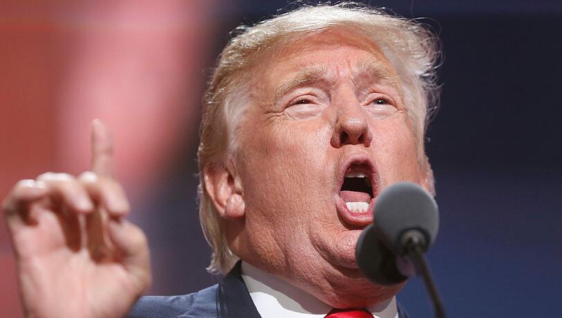 US-Präsidentschaftsbewerber Trump: "Manchmal, in der Hitze der Debatte, und wenn man über viele Dinge gleichzeitig spricht, wählt man nicht die richtigen Worte, oder man sagt das Falsche. Das ist mir passiert." Foto: Michael Reynolds/Archiv US-Präsidentschaftsbewerber Trump: "Manchmal, in der Hitze der Debatte, und wenn man über viele Dinge gleichzeitig spricht, wählt man nicht die richtigen Worte, oder man sagt das Falsche. Das ist mir passiert." Foto: Michael Reynolds/Archiv