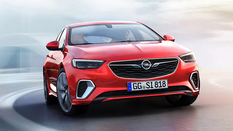 Dank des Sportfahrwerks liegt die Sport- und Business-Limousine einen Tick tiefer.