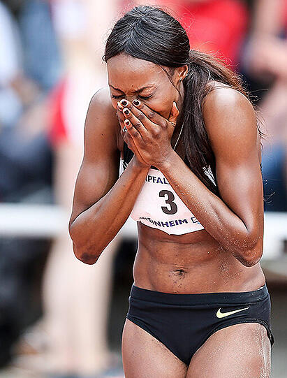Weitspringerin Sosthene Moguenara ist längst ein Covergirl der deutschen Leichtathletik. Und nun die Nummer 1 auf der Welt in ihrer Disziplin: Bei der Kurpfalz-Gala in Weinheim flog sie auf 7,16 Meter hinaus - so weit wie noch keine andere Konkurrentin im Olympia-Jahr.
