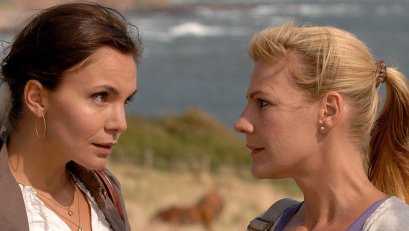 "Rosamunde Pilcher": Die Jugendfreundinnen Sabrina (l.) und Lisa beschließen, ihre "Leben" für kurze Zeit zu tauschen "Rosamunde Pilcher": Die Jugendfreundinnen Sabrina (l.) und Lisa beschließen, ihre "Leben" für kurze Zeit zu tauschen