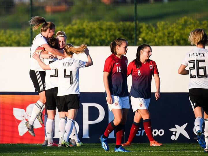 Nach dem Halbfinalsieg gegen Norwegen stehen Deutschlands Fußball-Frauen im Finale des Algarve-Cups.