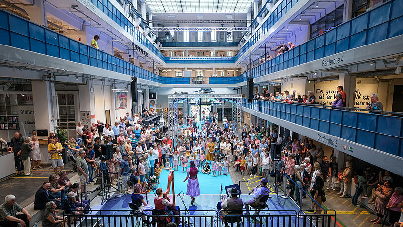 Die Halle E von innen. Die Halle E von innen.